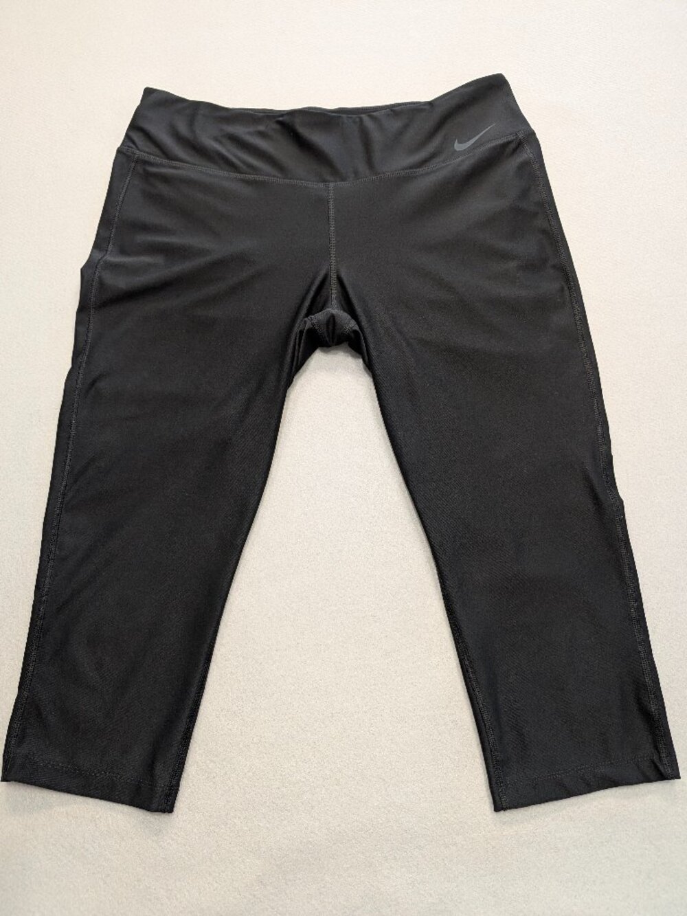 Nike Dri-FIT Black Capri Leggings XL